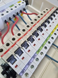 Щиток в сборе на 5 групп с УЗО